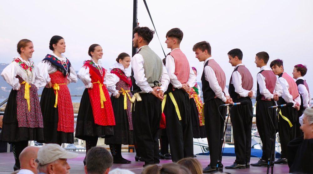 Večer folklora