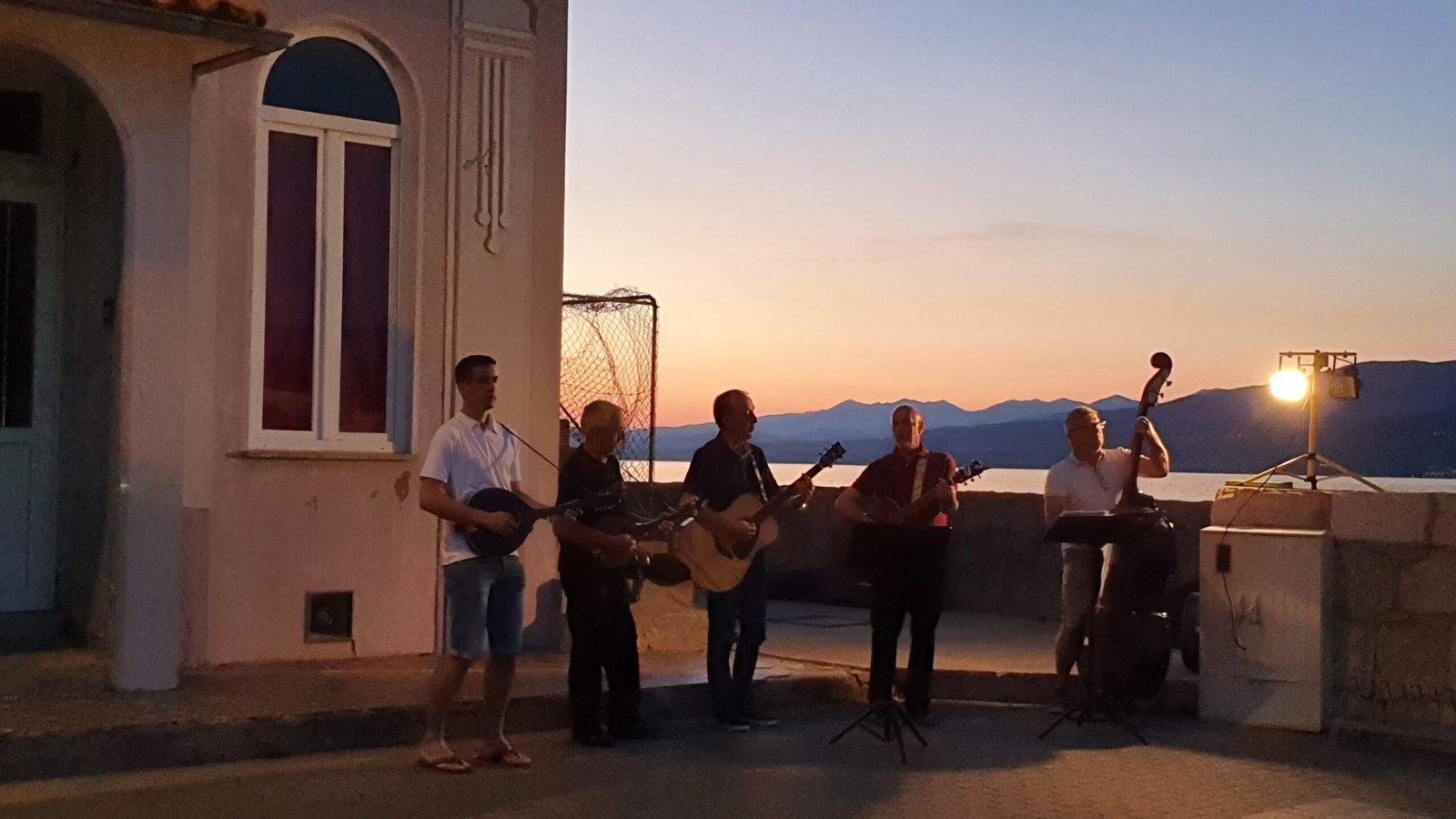 Koncert tamburaša Nikad doma iz Gabonjina