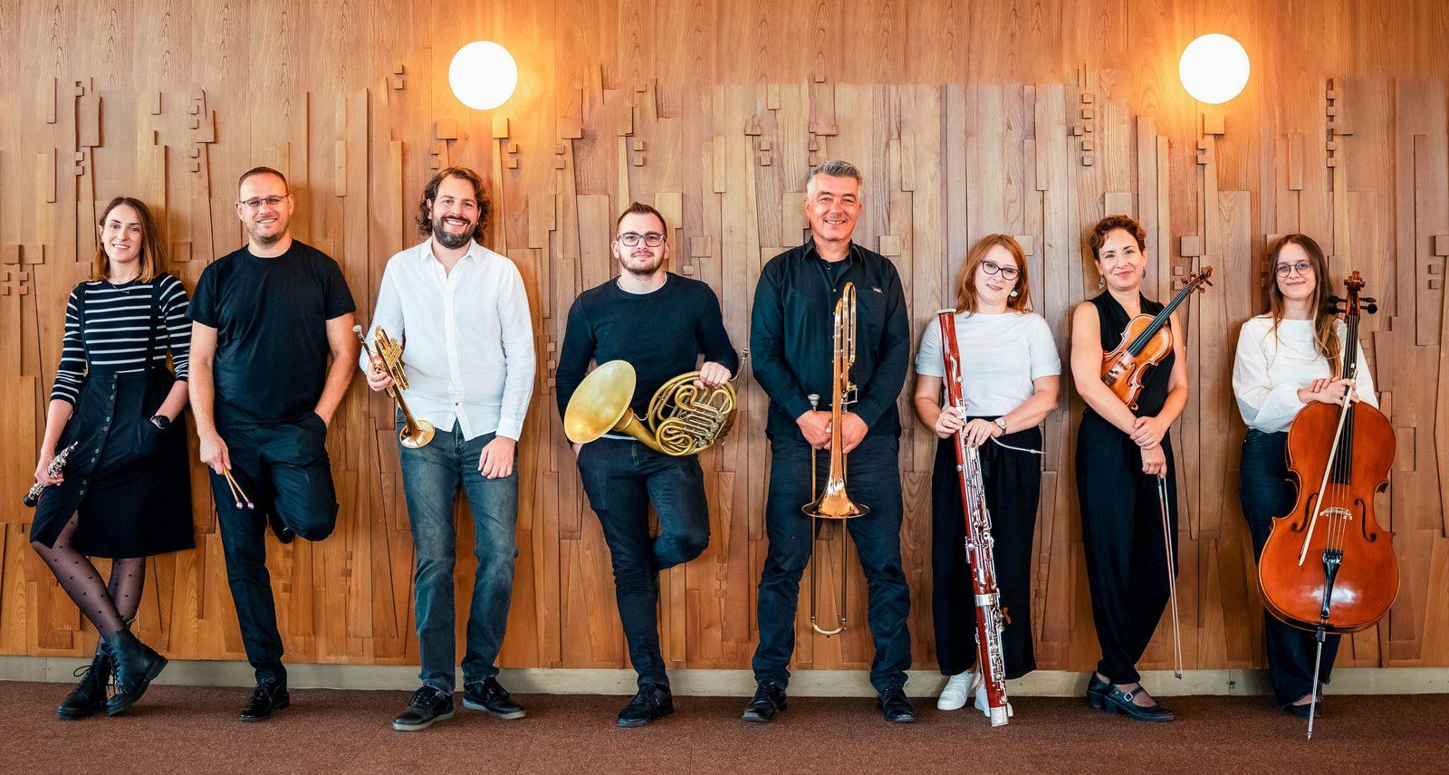 SLUŠAJ OVO!, glazbeno-scenski program za mlade