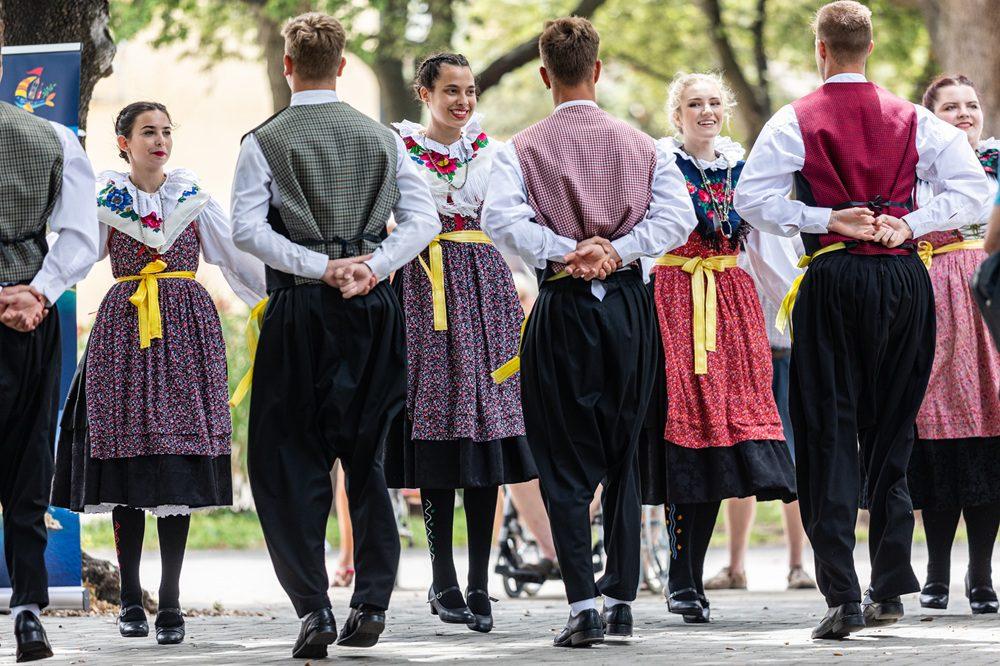 Večer folklora