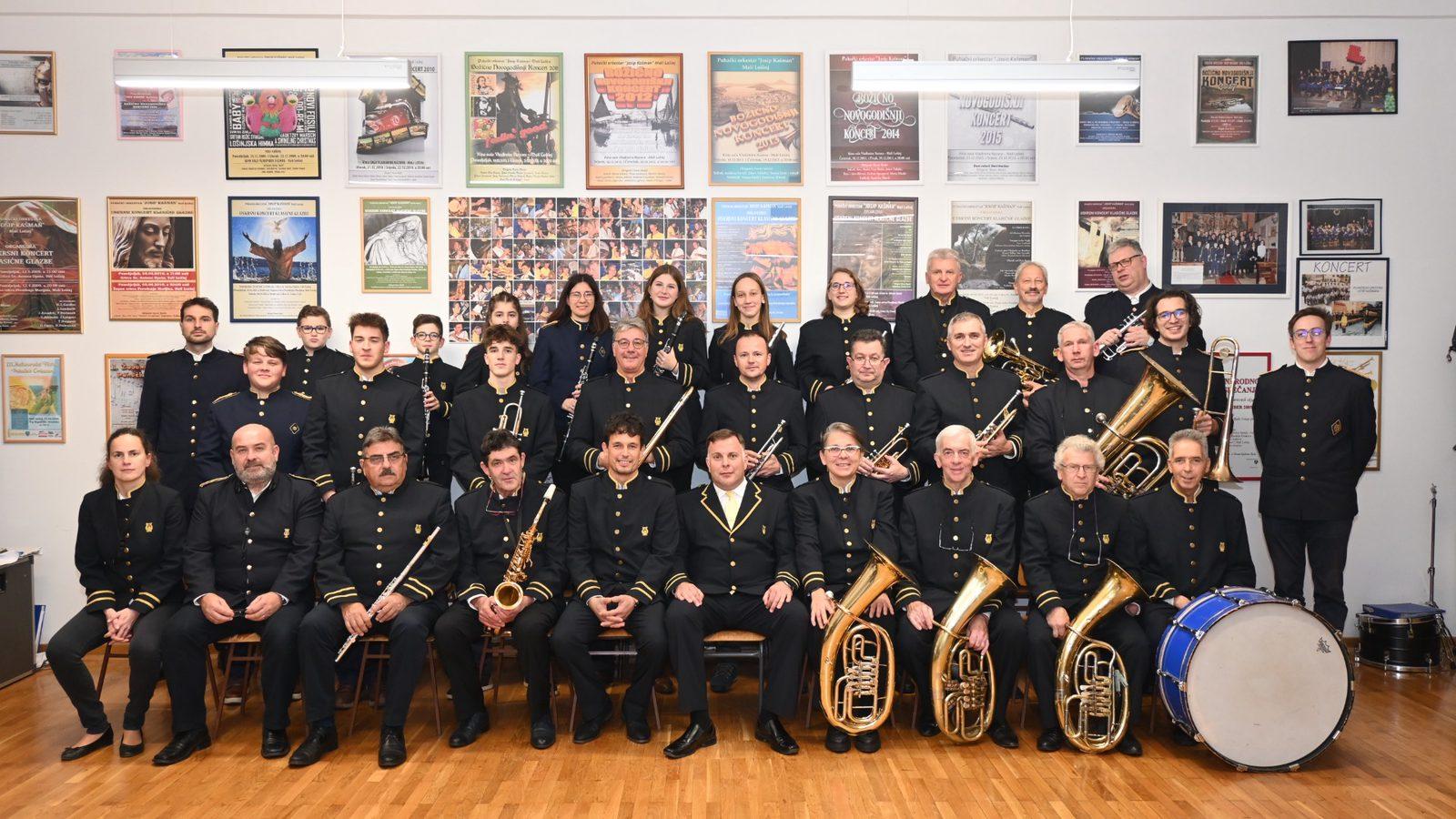 Ustrinske glazbene večeri: Koncert puhačkog orkestra "Josip Kašman" iz Malog Lošinja