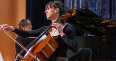 GLAZBENI UMJETNICI ZAGREBU DUO VARGA: ZITA DRAUŠNIK, violončelo NADIA VARGA MODRIĆ, klavir